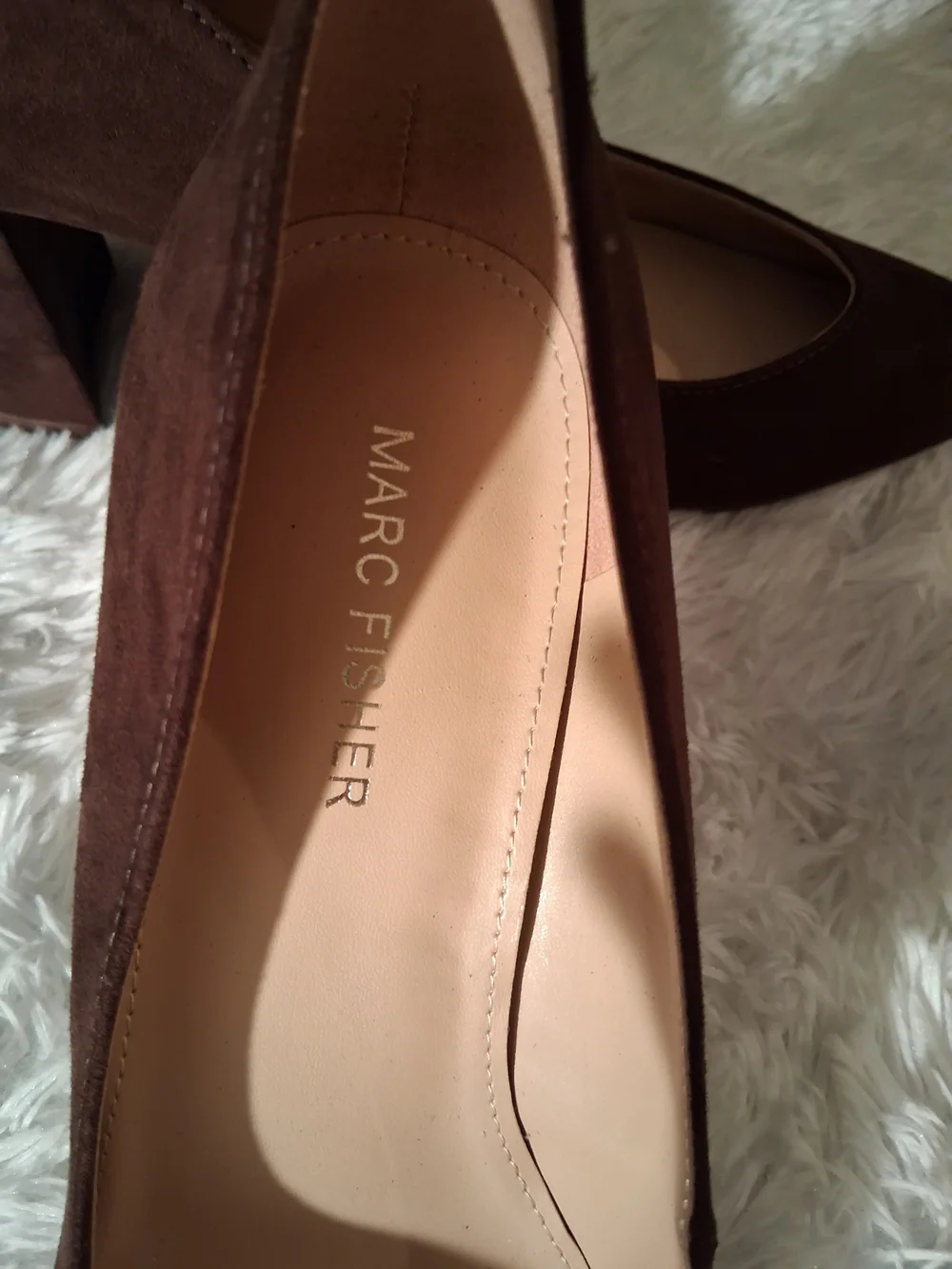 Marc Fisher Dark Brown Suede Pointed-Toe Pumps NWOT, glue Frome Tag Inside, Hee